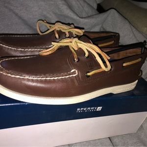 Sperry topsiders – the original boat shoe